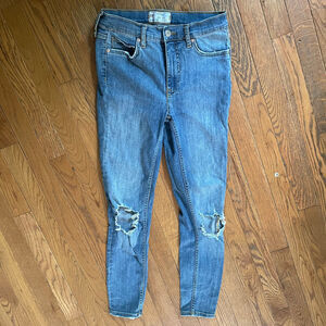 Free People 27 High Waisted Busted Knee Medium Wash Blue Skinny Stretch Jeans‎